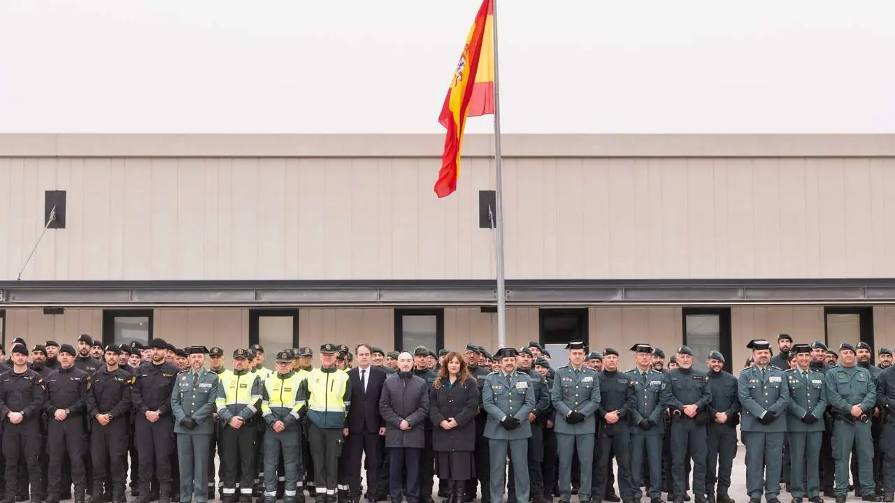 Berm&uacute;dez de Castro participa en el acto de reconocimiento a la Guardia Civil. / FABI&Aacute;N SIM&Oacute;N