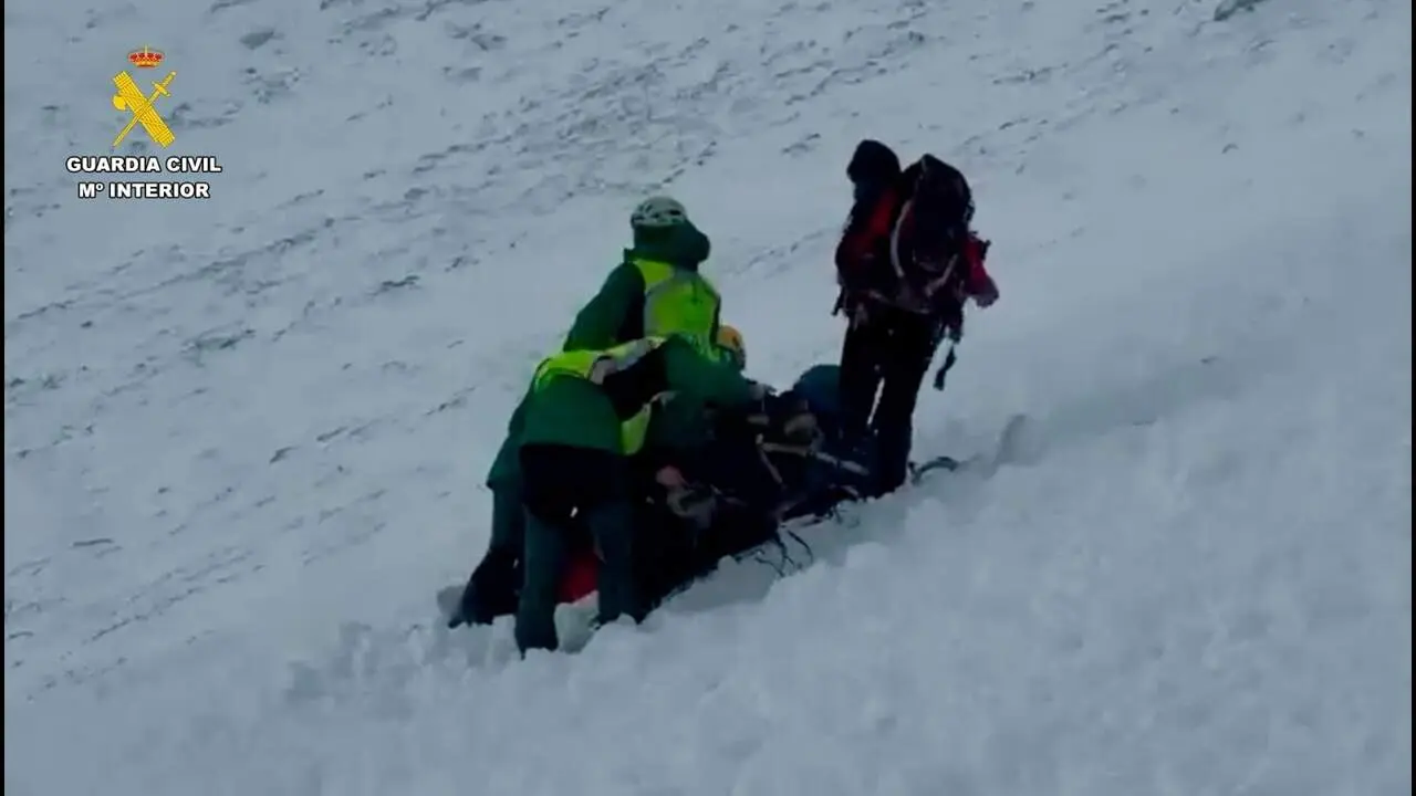 Imagen de archivo de un rescate de alta monta&ntilde;a. / GUARDIA CIVIL