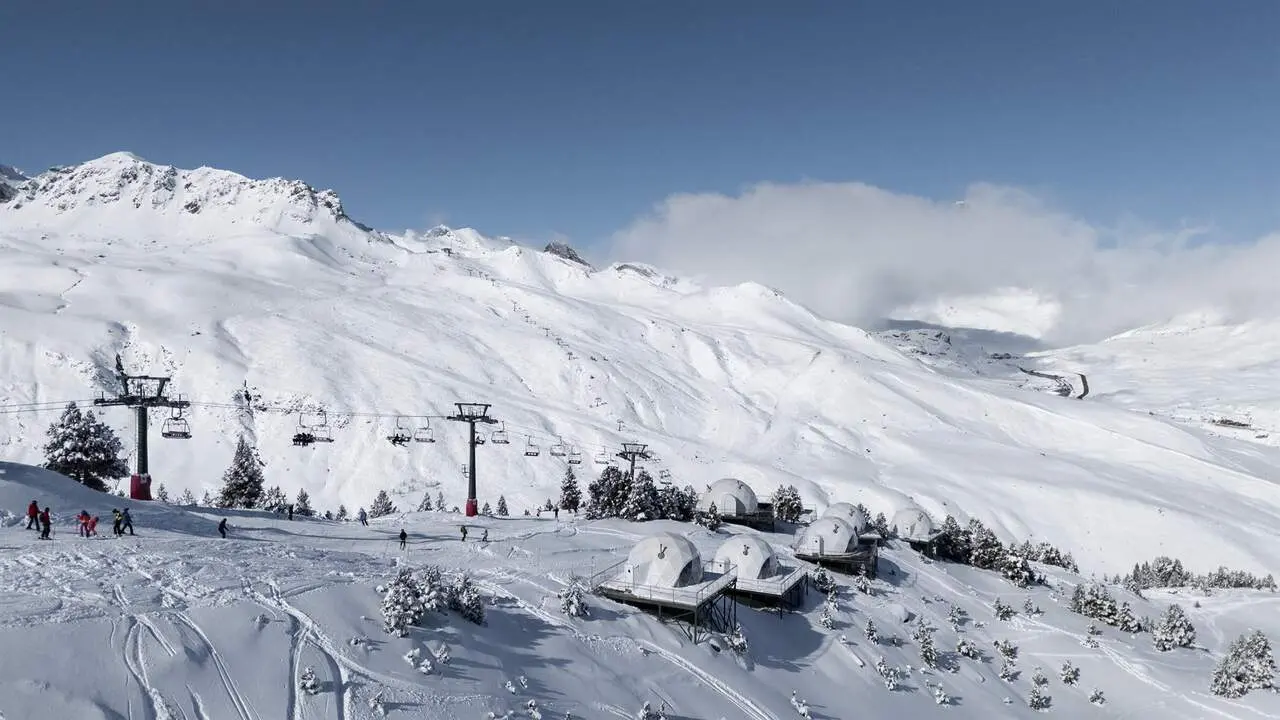 El Grupo Aram&oacute;n encara unas Navidades blancas con cerca de 200 kil&oacute;metros esquiables tras las &uacute;ltimas nevadas. / GRUPO ARAMON