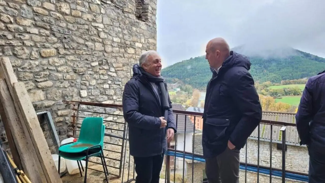 Octavio L&oacute;pez visit&oacute; el 24 de noviembre las obras de 5 viviendas del Programa 700 en Bolta&ntilde;a ./ GOBIERNO DE ARAG&Oacute;N