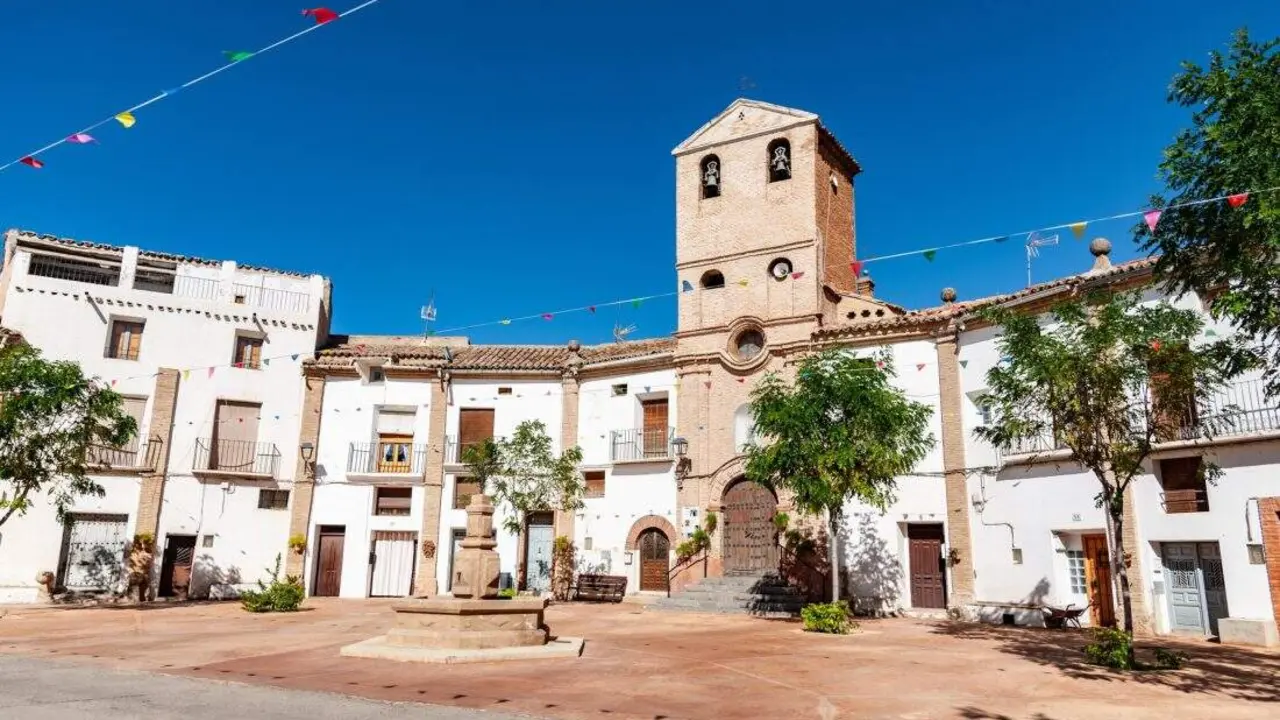 Plaza de Espa&ntilde;a de Chodes ./ Comarca de Valdejal&oacute;n