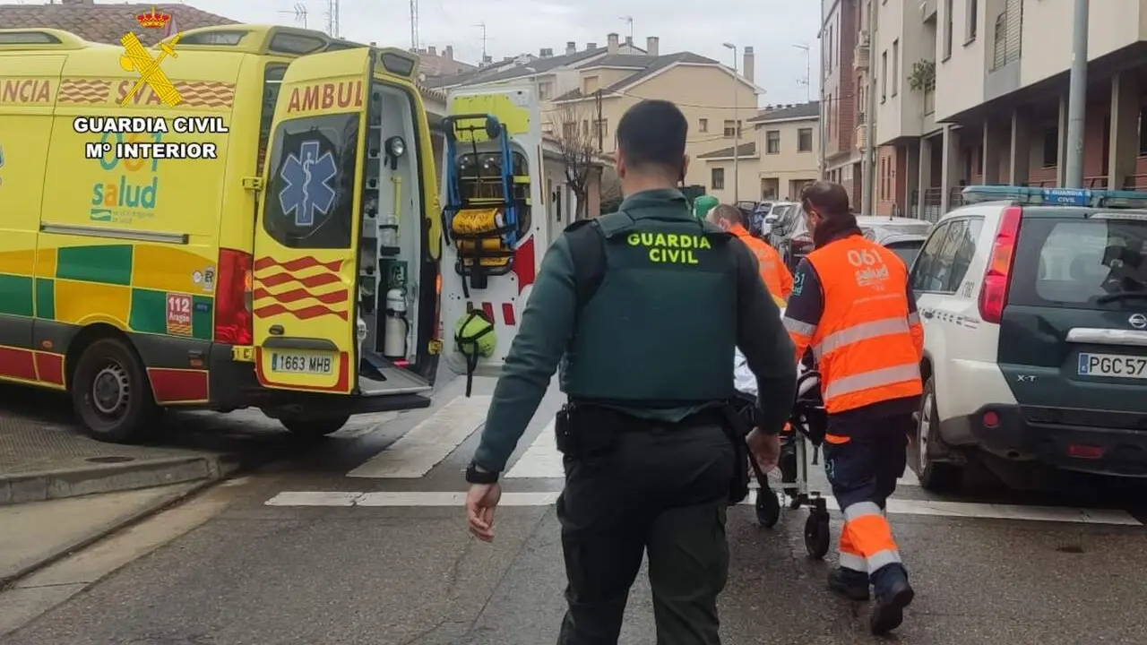 Una mujer de Utebo es auxiliada por la Guardia Civil en pleno parto. / GUARDIA CIVIL