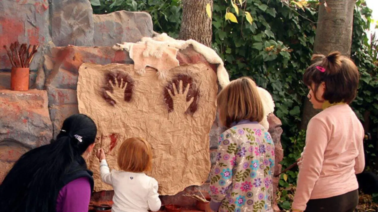 Actividad con escolares en el Parque Cultural del R&iacute;o Vero. / TURISMO SOMONTANO