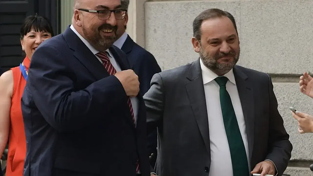Jos&eacute; Luis &Aacute;balos y Koldo Garc&iacute;a en el Congreso ./ E.P.