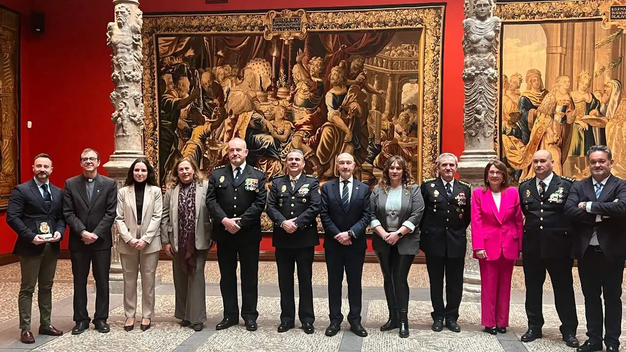 La Polic&iacute;a Nacional celebra su 202 aniversario en Zaragoza.