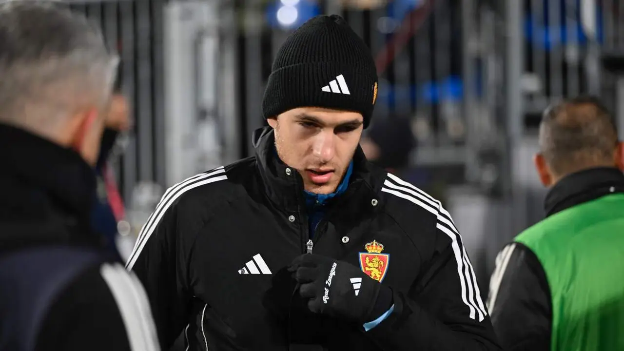 Samed Bazdar como suplente en el Real Zaragoza / Marcos Cebri&aacute;n