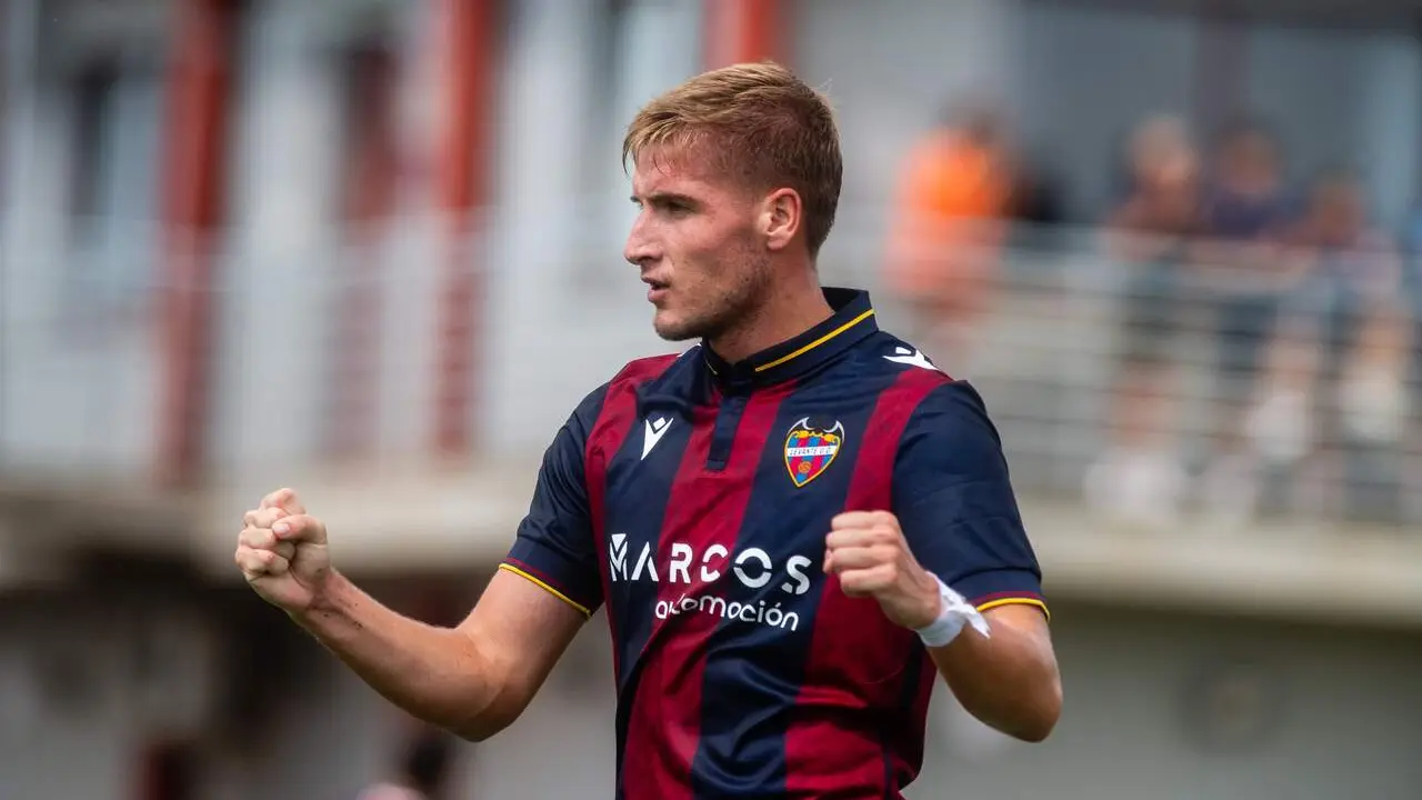 &Aacute;lex Cantero en el Levante / LUD