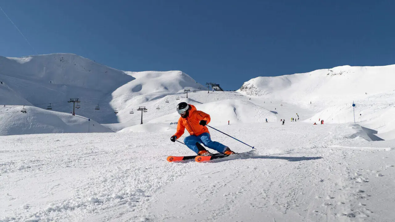 Estaci&oacute;n Formigal-Panticosa ./ Aram&oacute;n