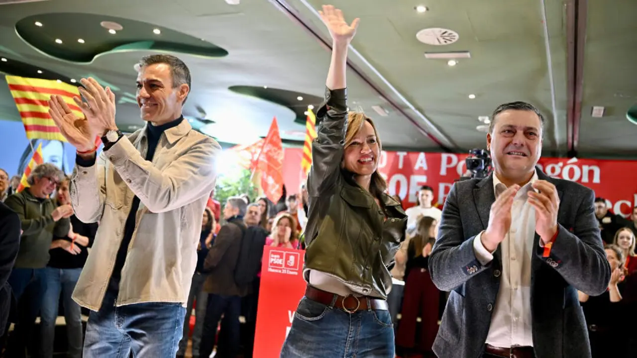 El presidente del Gobierno Pedro S&aacute;nchez, junto a Pilar Alegr&iacute;a y Fernando Sab&eacute;s / Marcos Cebri&aacute;n