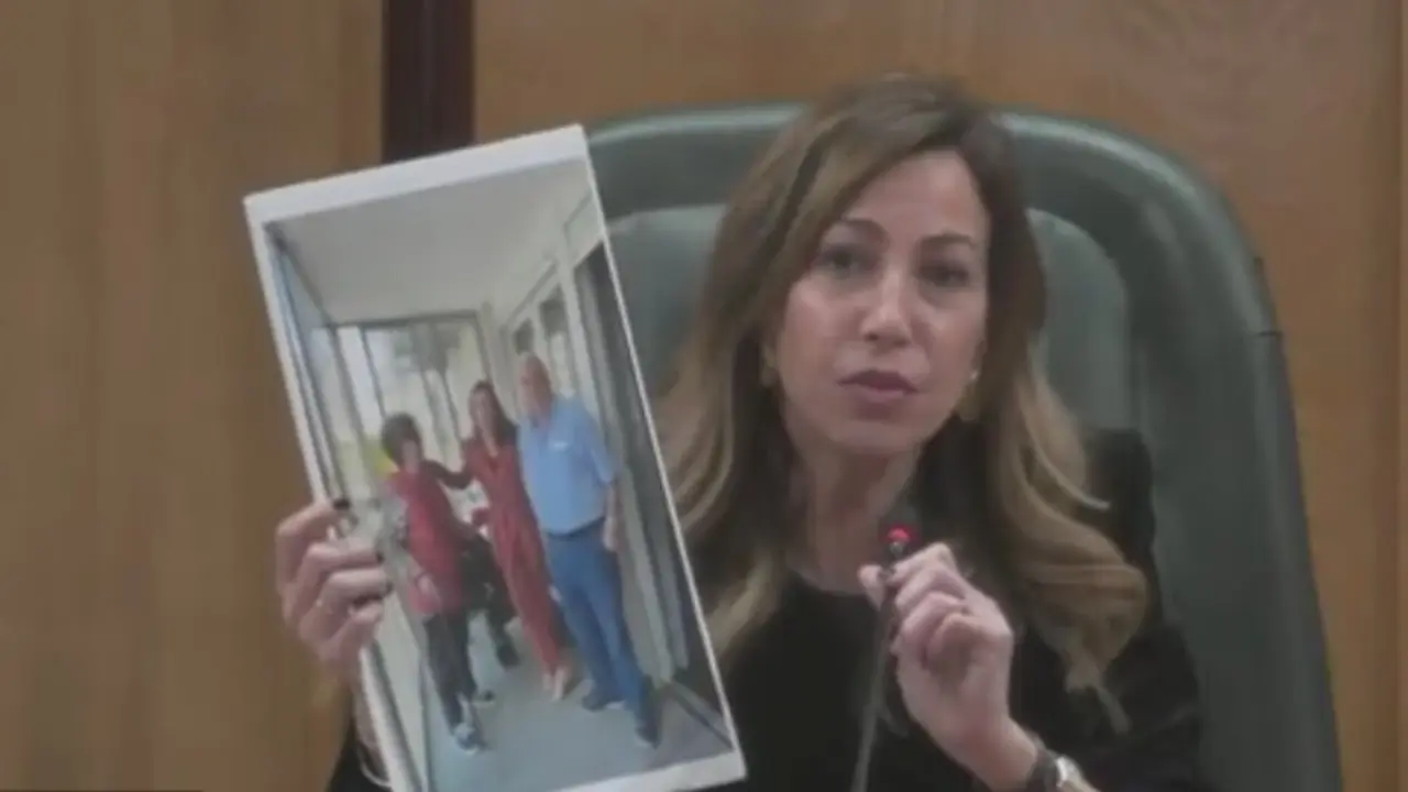 La alcaldesa, Natalia Chueca, durante el pleno municipal. /HA