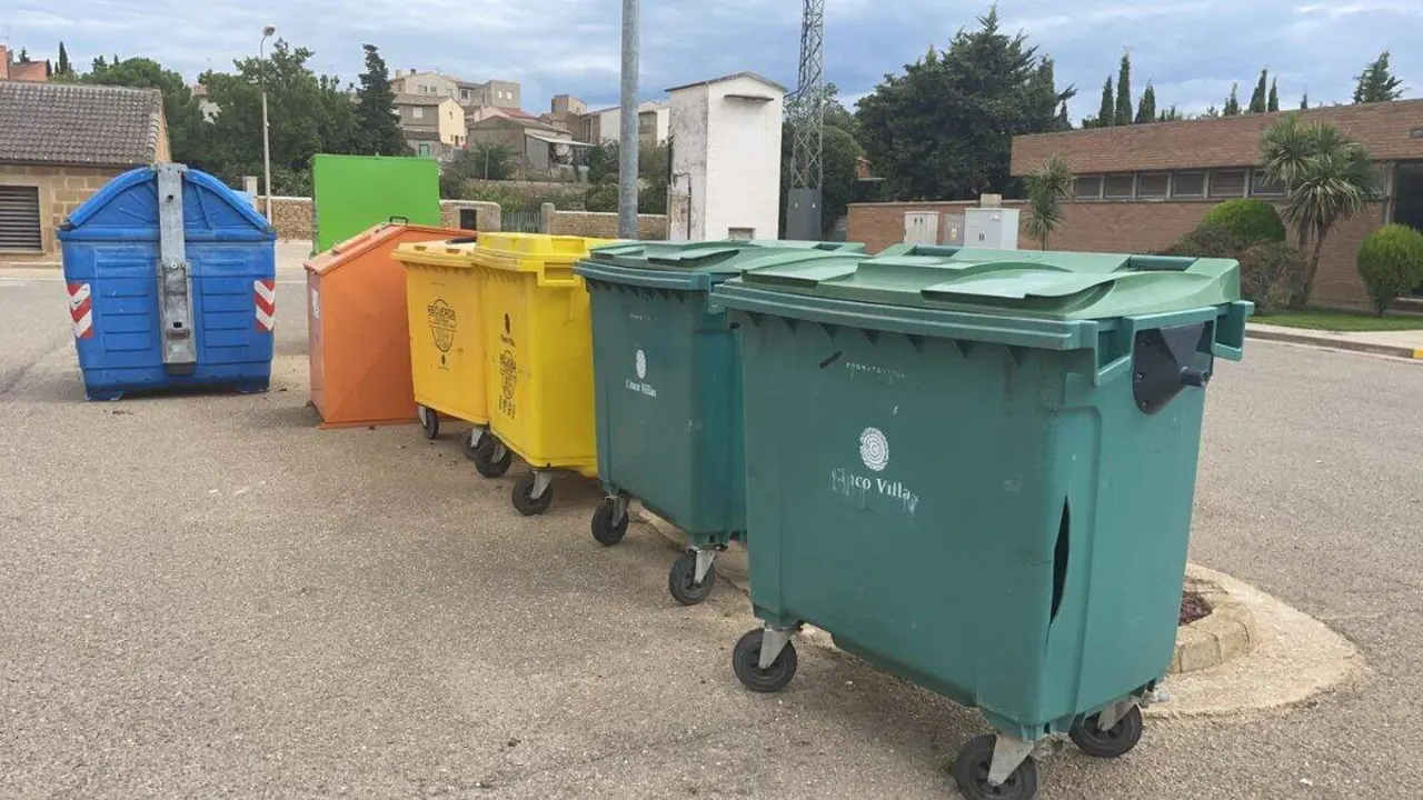 Contenedores para la recogida selectiva de residuos en las Cinco Villas. / COMARCA CINCO VILLAS