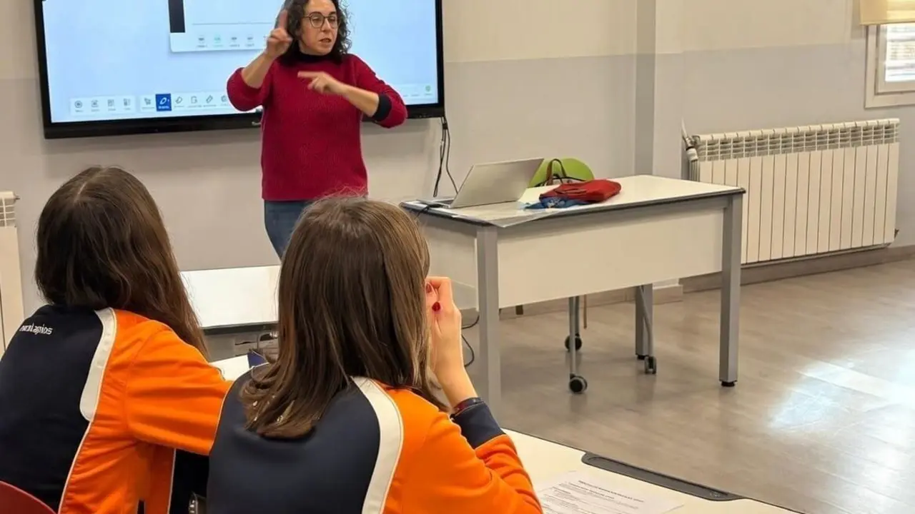 Educar para convivir: la gesti&oacute;n de conflictos como aprendizaje clave en la adolescencia