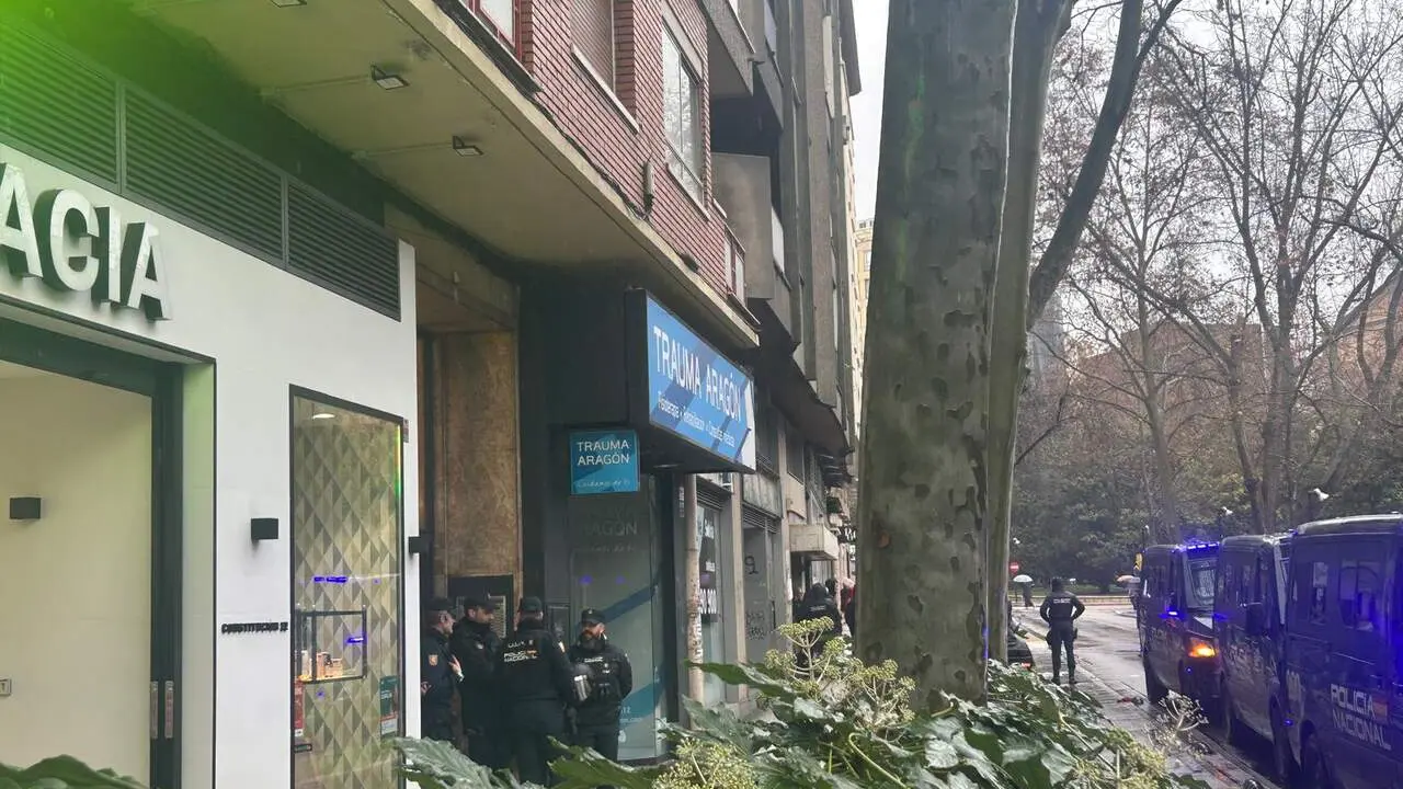 Portal n&uacute;mero 22 en el que viv&iacute;a la vecina desahuciada. / H.A.