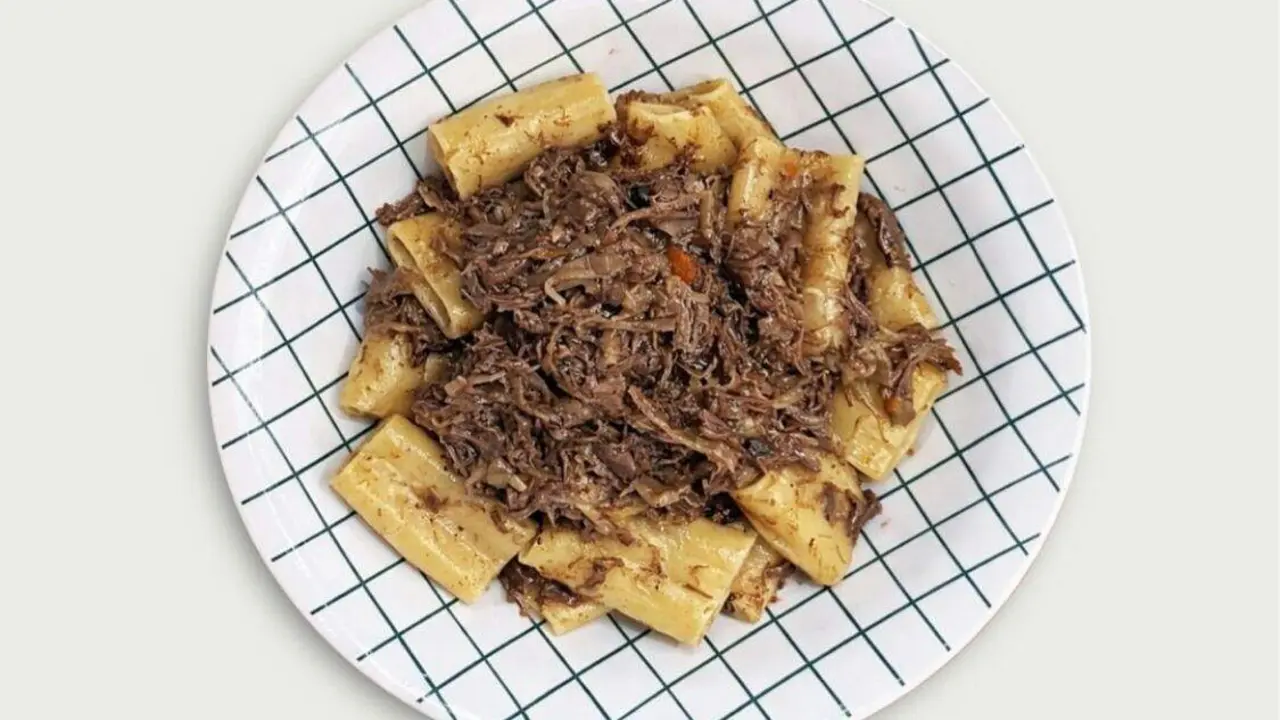 Plato de pasta Rag&uacute; Genovese ./ Ragazzo Pasta