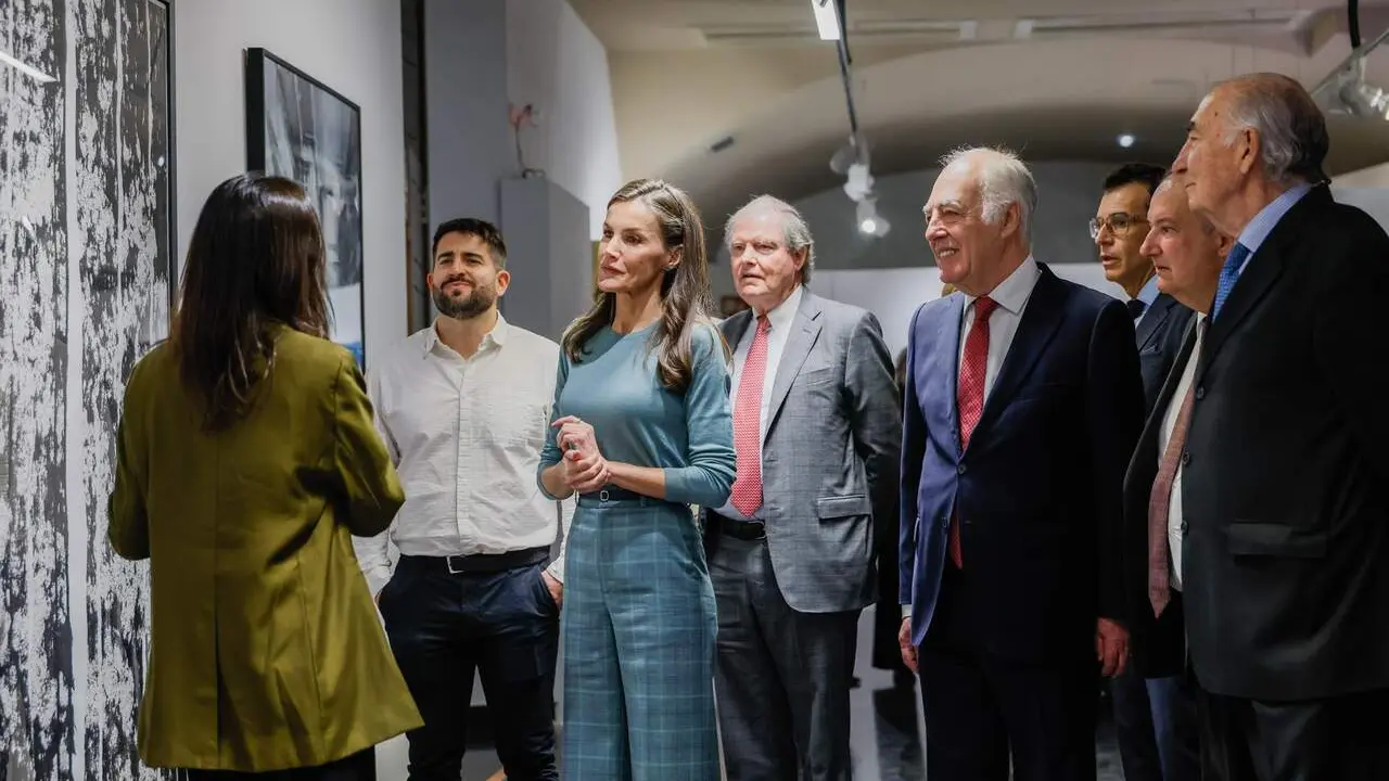 La Reina ha visitado el Palacio de Villahermosa en Huesca, sede de la Fundaci&oacute;n Ibercaja en Huesca. / FUNDACI&Oacute;N IBERCAJA
