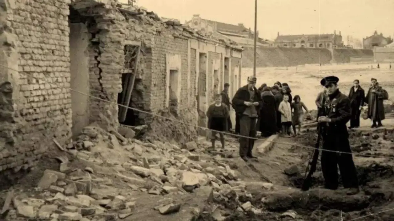 Bombardeo en Arag&oacute;n durante la Guerra Civil espa&ntilde;ola. / BAJO ARAG&Oacute;N TV
