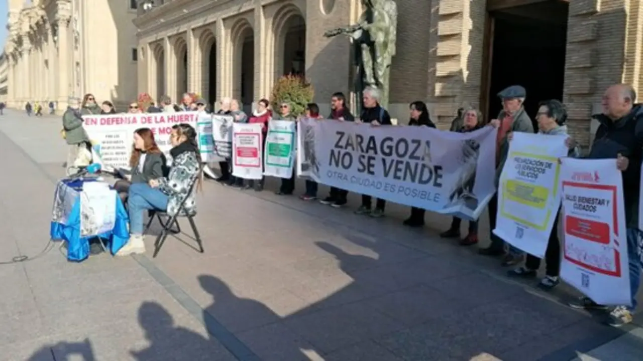 Las representantes de 'Zaragoza no se vende'