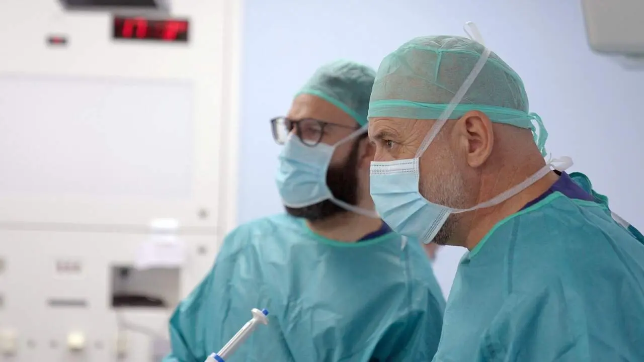 Quir&oacute;nsalud Zaragoza sensibiliza sobre la obesidad severa, que aumenta entre los j&oacute;venes