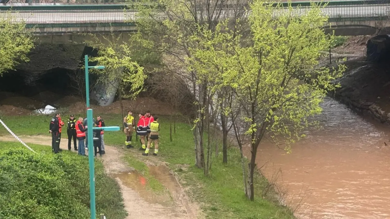 Operativo de vigilancia en la desembocadura del r&iacute;o Huerva ./ Ayto. de Zaragoiza