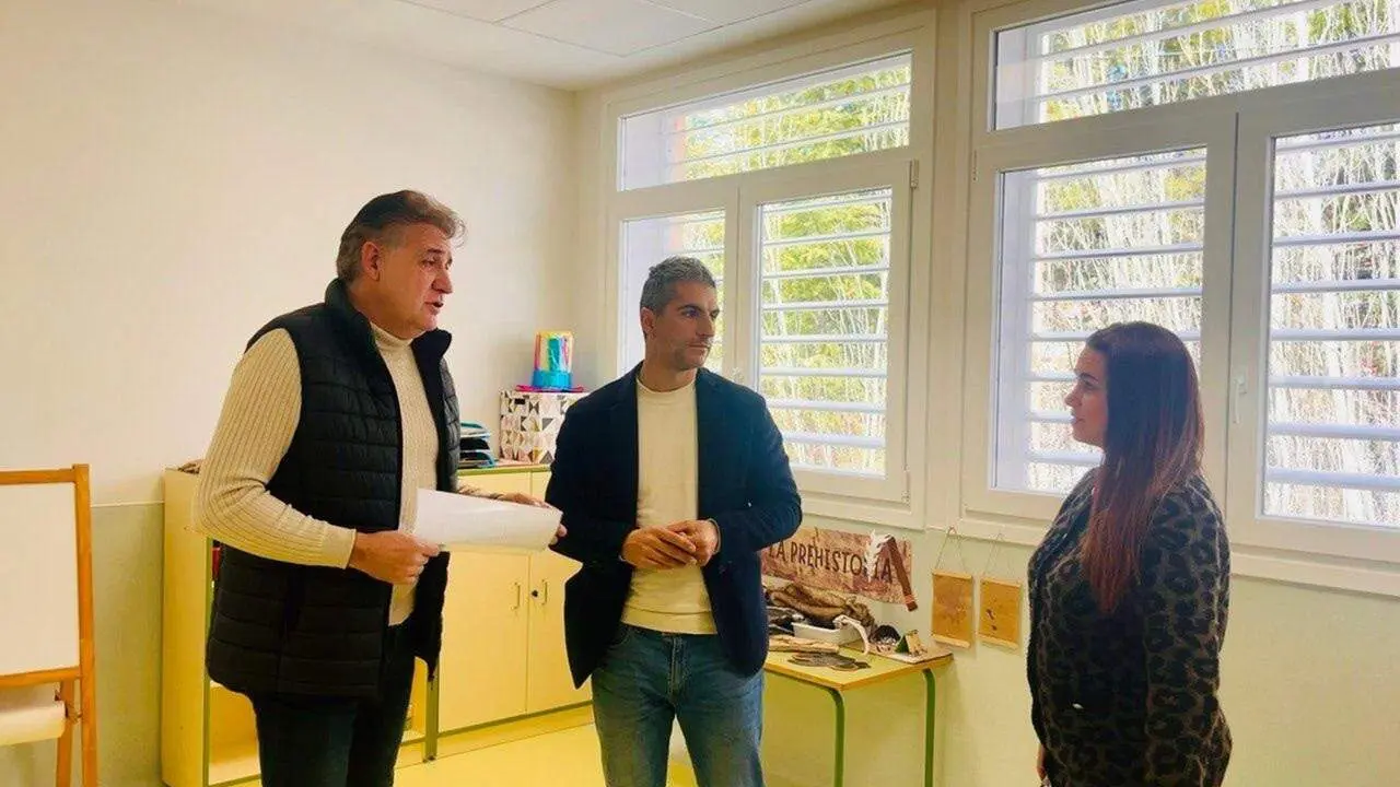 El colegio de Utrillas (Teruel) estrena la reforma integral de su planta baja. / AYUNTAMIENTO DE UTRILLAS