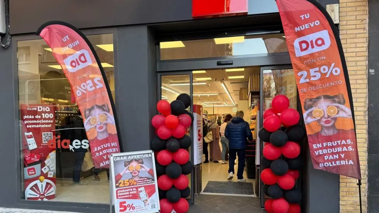 Apertura de una nueva tienda Dia en Zaragoza. /HA