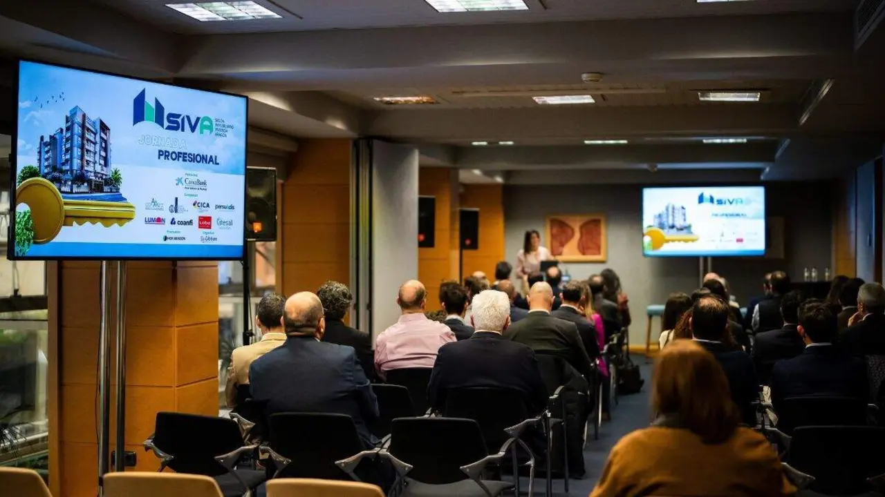 Inauguraci&oacute;n de las jornadas t&eacute;cnicas del Sal&oacute;n Inmobiliario y de Vivienda. / &Aacute;LVARO CALVO