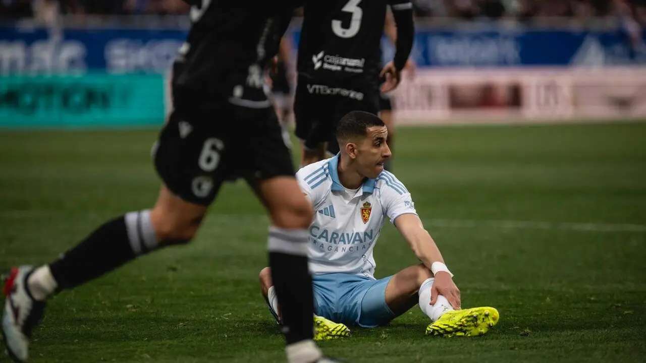 El Yamiq durante el Real Zaragoza - Burgos / Marcos Cebri&aacute;n
