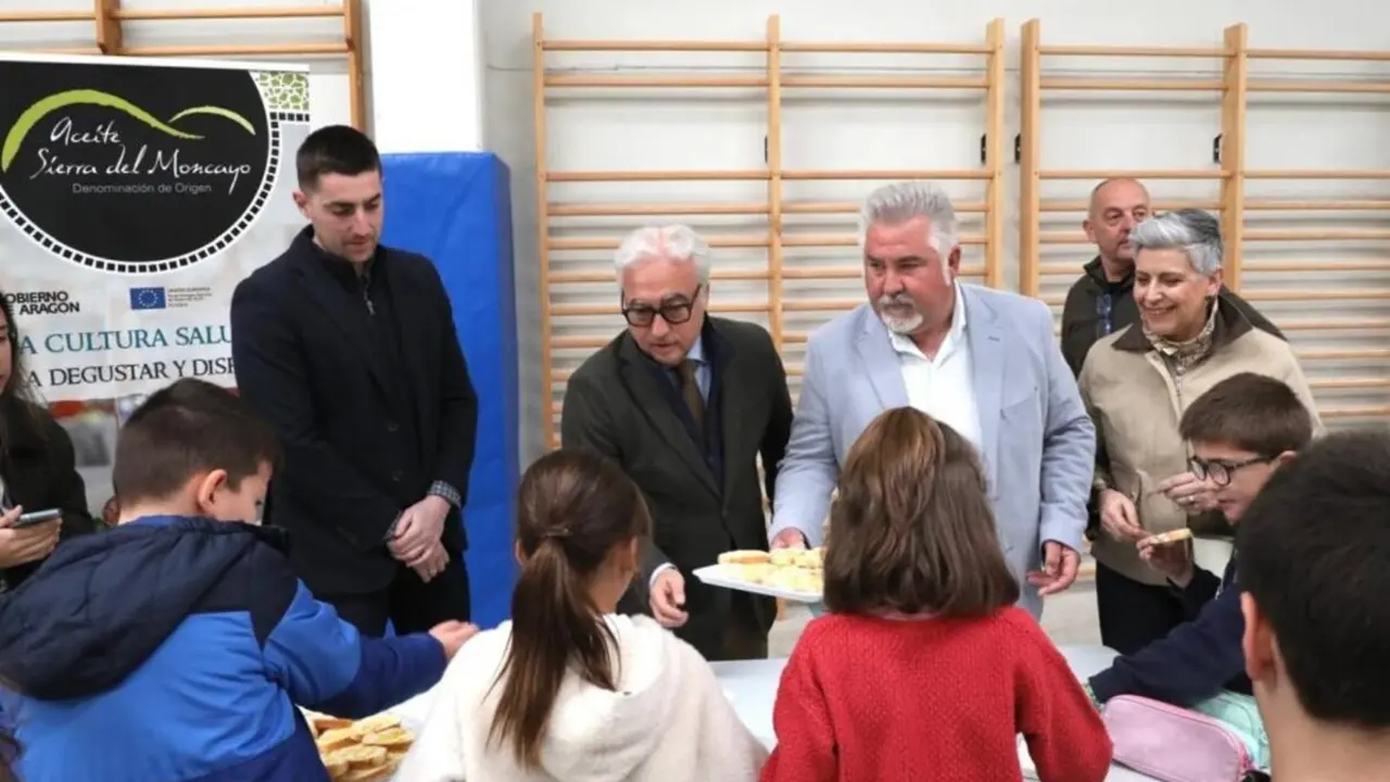 El consejero de Agricultura, Ganader&iacute;a y Alimentaci&oacute;n en funciones del Gobierno de Arag&oacute;n, Javier Rinc&oacute;n, ha asistido este lunes al desayuno saludable celebrado en el Colegio de Educaci&oacute;n Infantil y Primaria CEIP Campo de Borja.
- GOBIERNO DE ARAG&Oacute;N