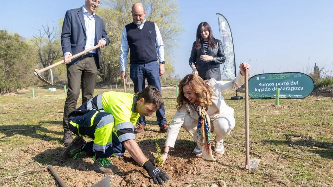La alcaldesa de Zaragoza, Natalia Chueca, en la presentaci&oacute;n del proyecto./ AZ