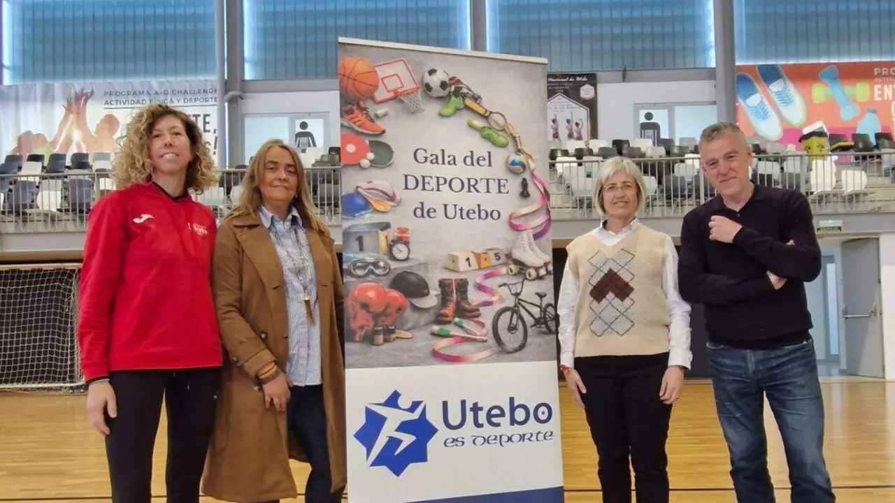 De izquierda a derecha, Pilar Hern&aacute;ndez, t&eacute;cnico municipal de Deportes, Mar&iacute;a &Aacute;ngeles Larraz, concejal de Deportes, Mar&iacute;a Jes&uacute;s Sari&ntilde;ena, alcaldesa de Utebo, y Juan Luis Felipe, director del &aacute;rea municipal de Deportes.