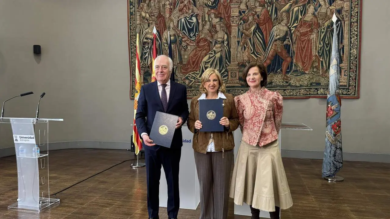 La Universidad de Zaragoza y la Fundaci&oacute;n Ibercaja presentan la C&aacute;tedra de Apoyo a la Infancia y Adolescencia en la sala Amar y Borb&oacute;n del edificio Paraninfo de Unizar. / EP