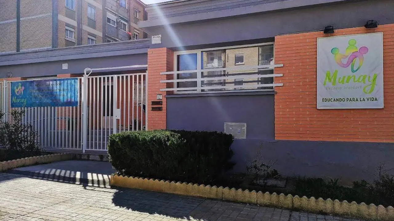 Imagen de la escuela en Zaragoza, actualmente cerrada/Google Maps