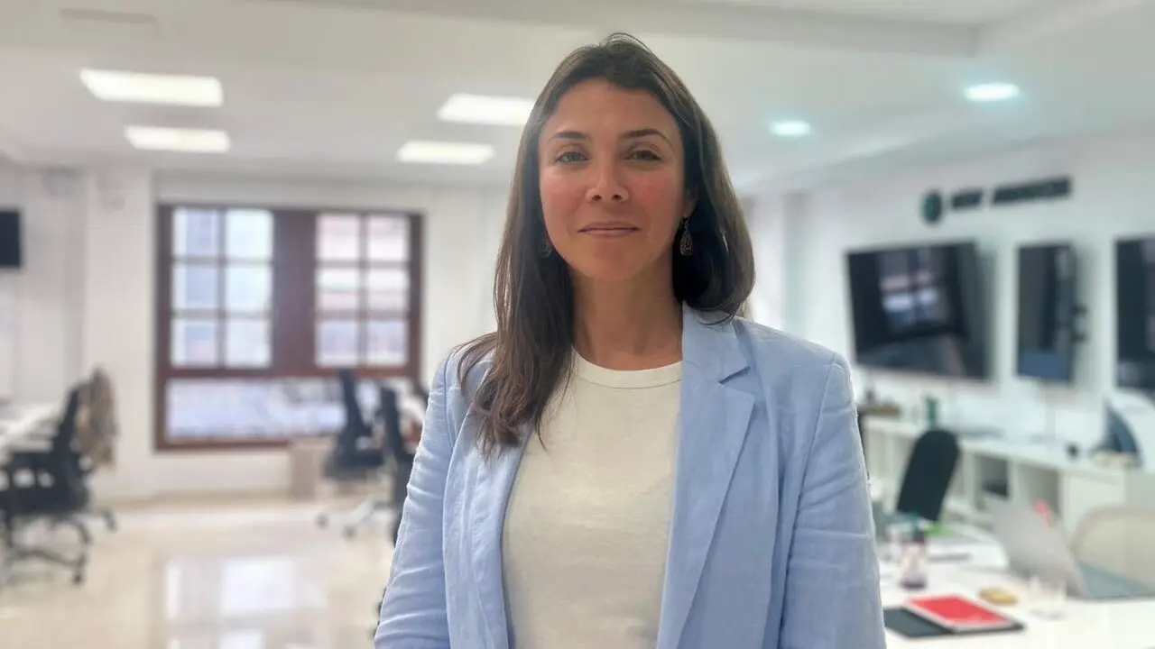 Elsa Techer en la redacci&oacute;n de HOY ARAG&Oacute;N. / H.A.