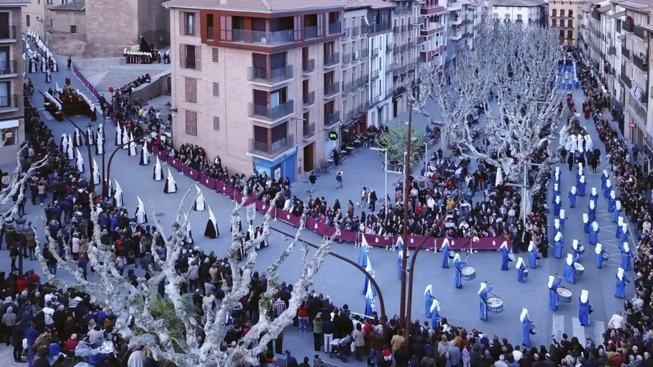 Procesi&oacute;n del Santo Entierro de Barbastro.
- AYUNTAMIENTO DE BARBASTRO