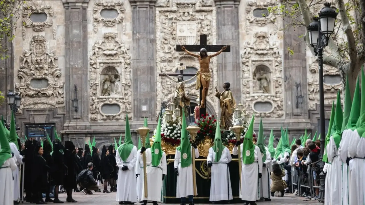 Salida de la procesi&oacute;n de la Cofrad&iacute;a de las Siete Palabras