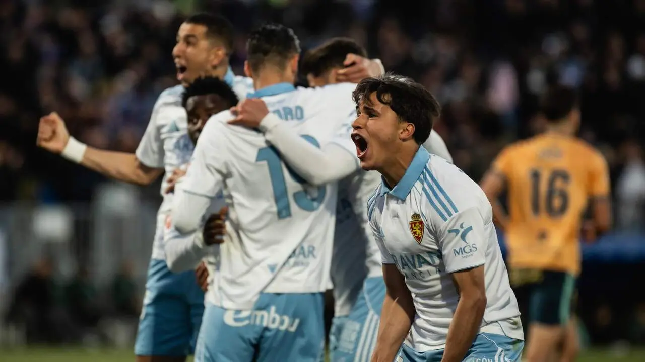 Celebraci&oacute;n de los jugadores del Real Zaragoza / Marcos Cebri&aacute;n