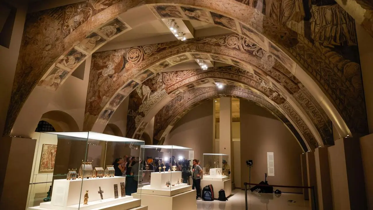 Las pinturas murales del Monasterio de Sijena expuestas en el Museu Nacional d&rsquo;Art de Catalunya (MNAC), a 29 de mayo de 2025, en Barcelona. / EP