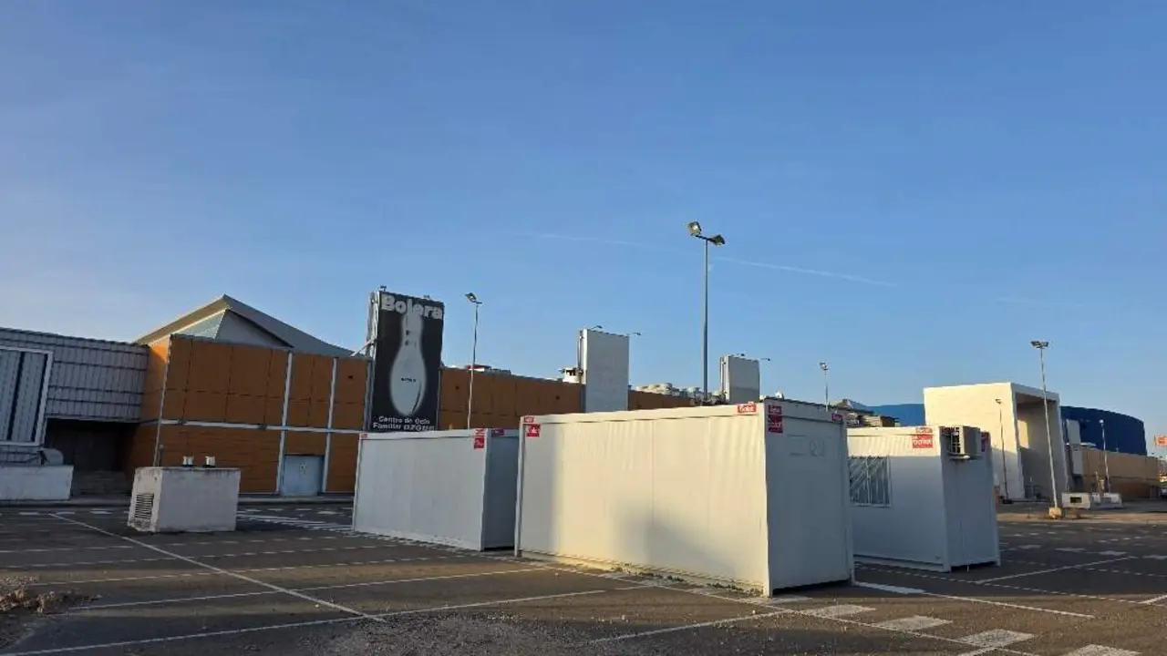 Inicio de la demolici&oacute;n de Plaza Imperial