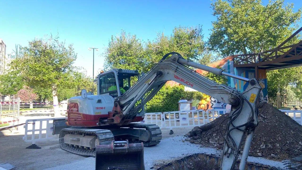 Comienzo de las obras del parque T&iacute;o Jorge en El Rabal. /HA