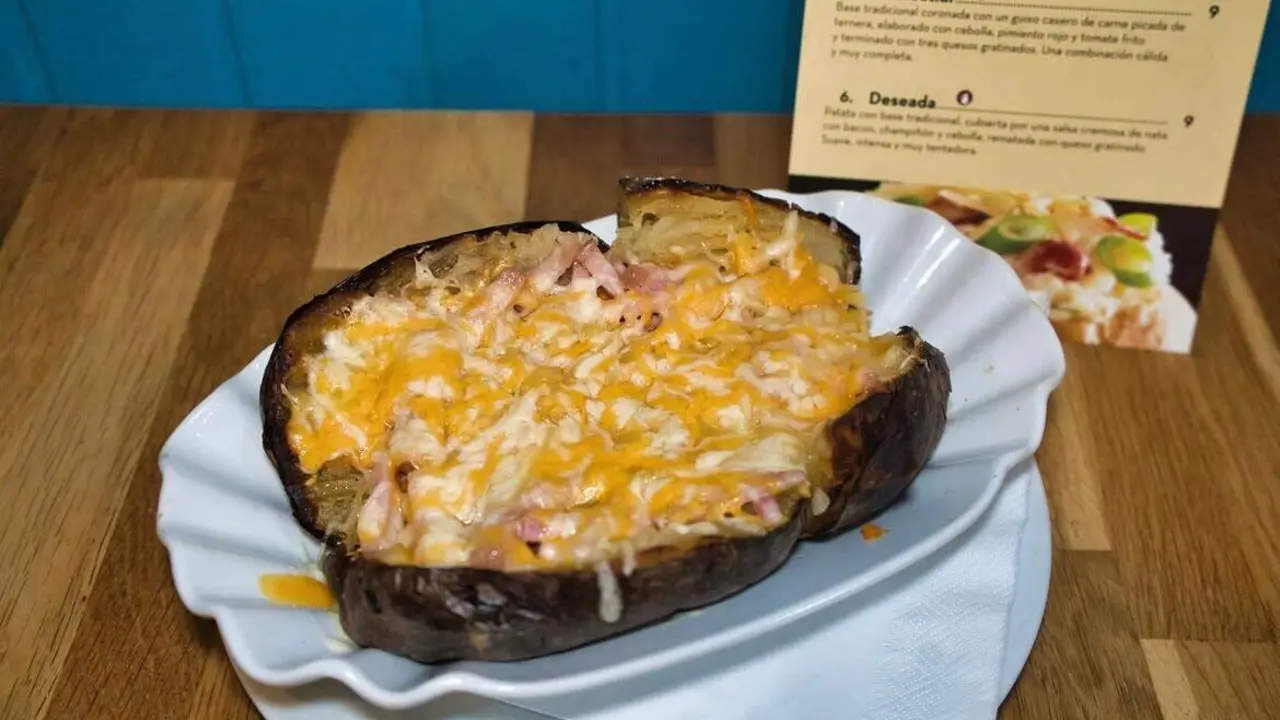 Patatas asadas rellenas del bar La Cordobesa de Zaragoza / RRSS