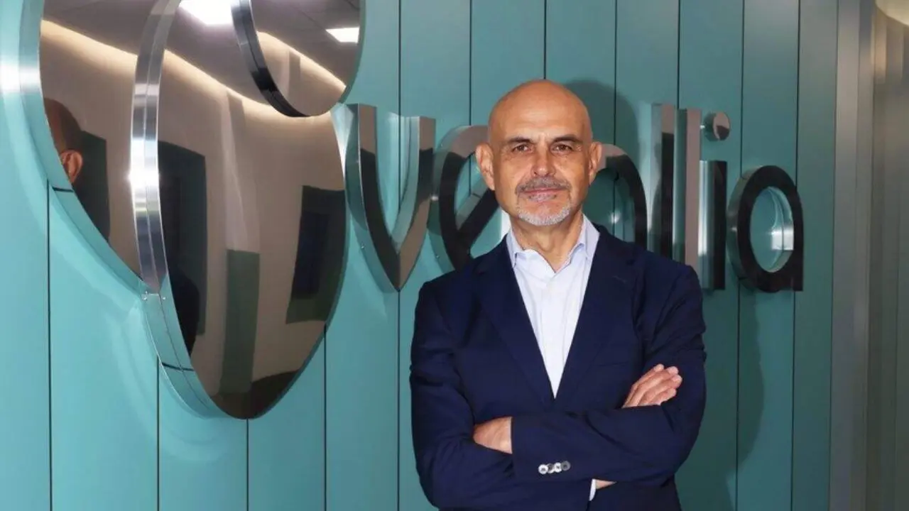 Eulogio Guti&eacute;rrez, director de la planta de Zaragoza de Verallia. / TONOSTUDIO
