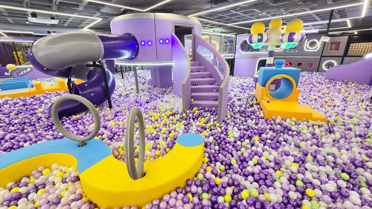Instalaciones de Enjoy Park en Los Porches del Audiorama, con zonas de juego para ni&ntilde;os