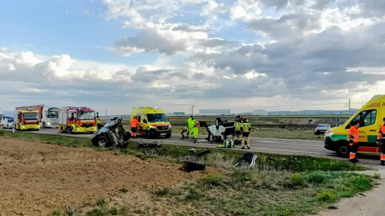 La colisi&oacute;n ha ocurrido en la N-234, a la altura de Caud&eacute;. / DPT
