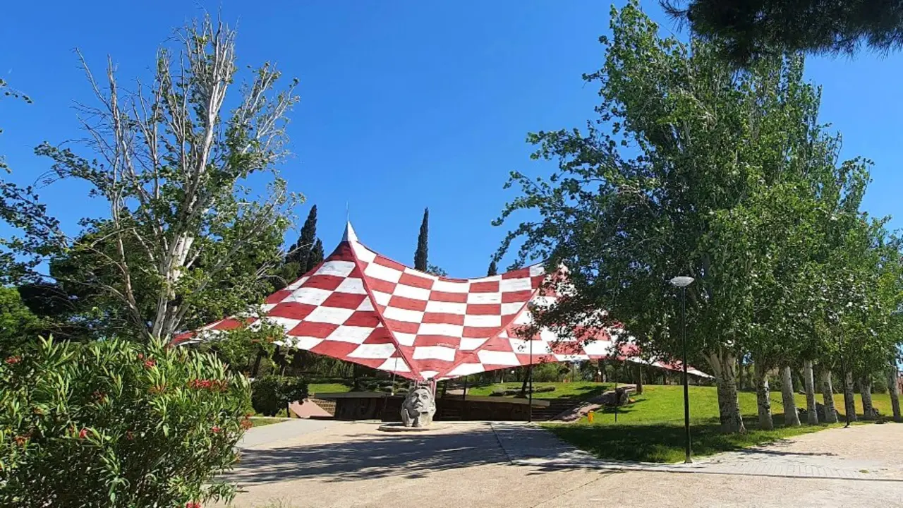 Parque de la Paz en el barrio de Torrero