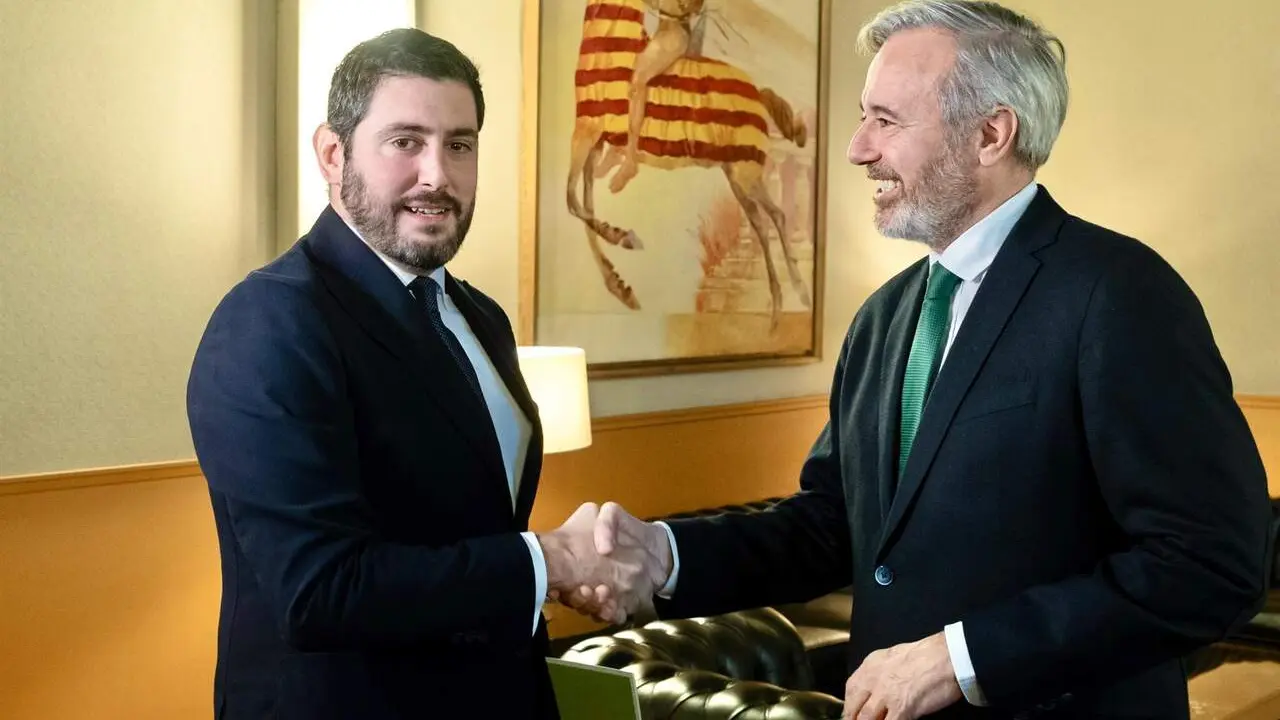 El presidente del Gobierno de Arag&oacute;n, Jorge Azc&oacute;n, y el portavoz de Vox en Arag&oacute;n, Alejandro Nolasco.
- FABI&Aacute;N SIM&Oacute;N. - Archivo