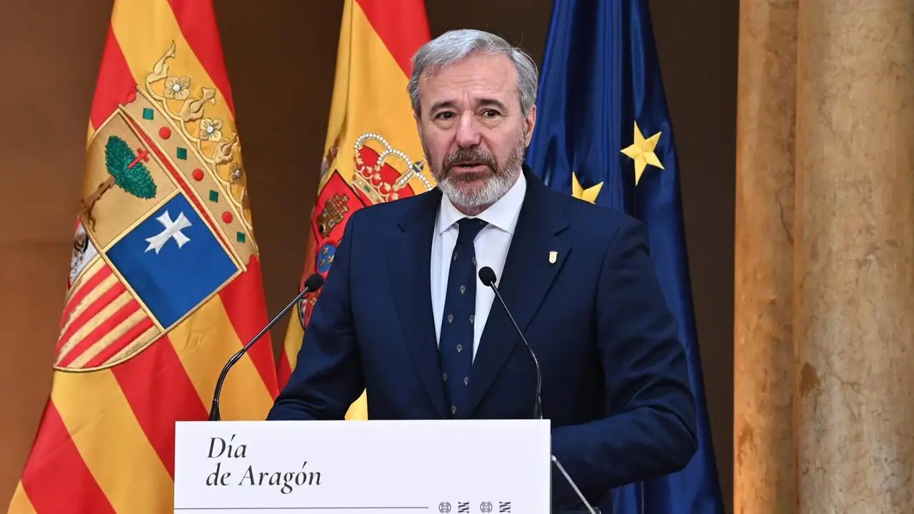 El presidente de Arag&oacute;n en funciones, Jorge Azc&oacute;n, durante el acto institucional por San Jorge, el D&iacute;a de Arag&oacute;n, en el Palacio de la Aljafer&iacute;a, a 23 de abril de 2026, en Zaragoza, Arag&oacute;n (Espa&ntilde;a) / Ram&oacute;n Comet