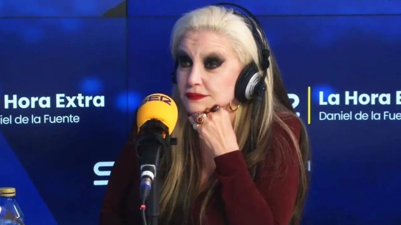 Alaska en el programa de radio "La Hora Extra"