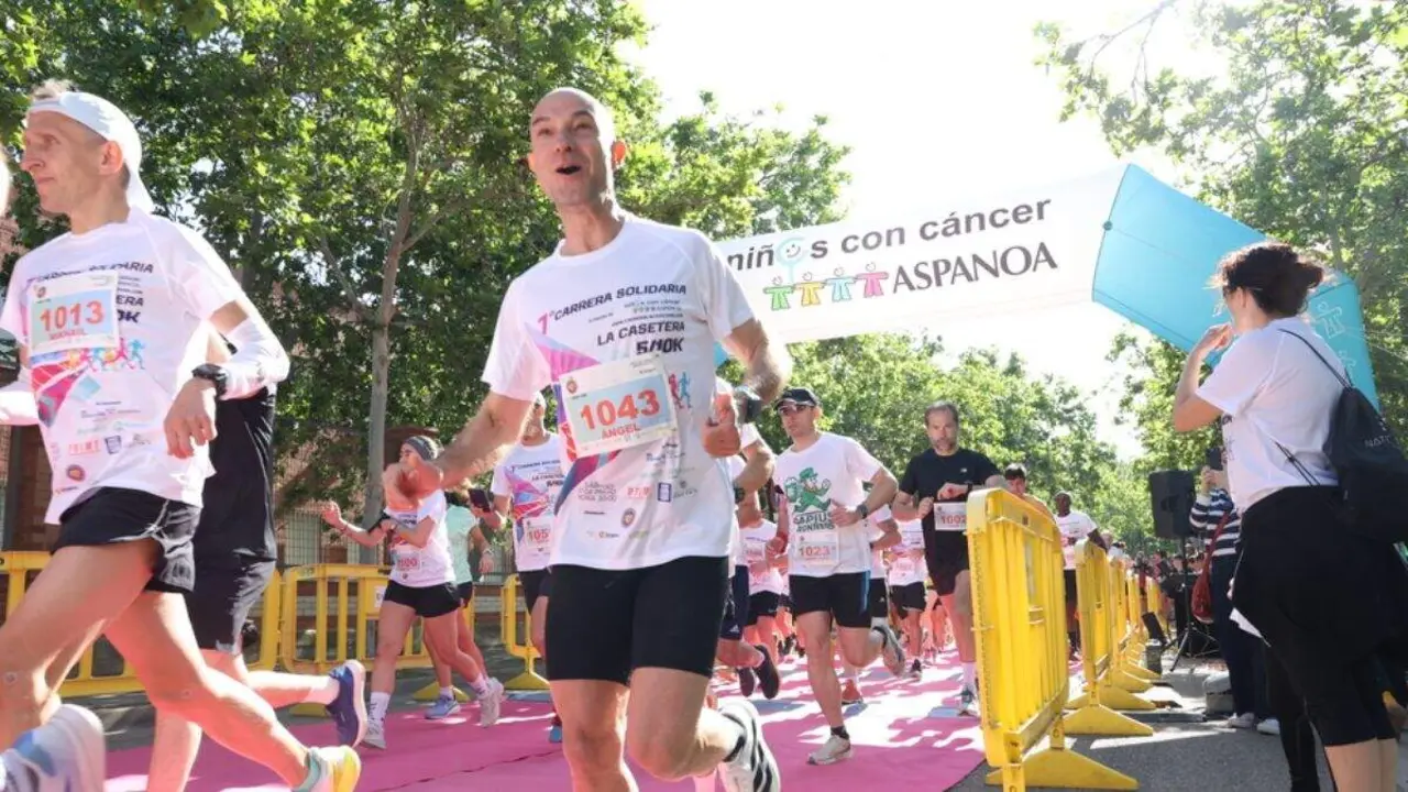 La primera edici&oacute;n de la carrera solidaria La Casetera se celebr&oacute; en 2025 con gran &eacute;xito de participaci&oacute;n. / FARTLECK SPORT