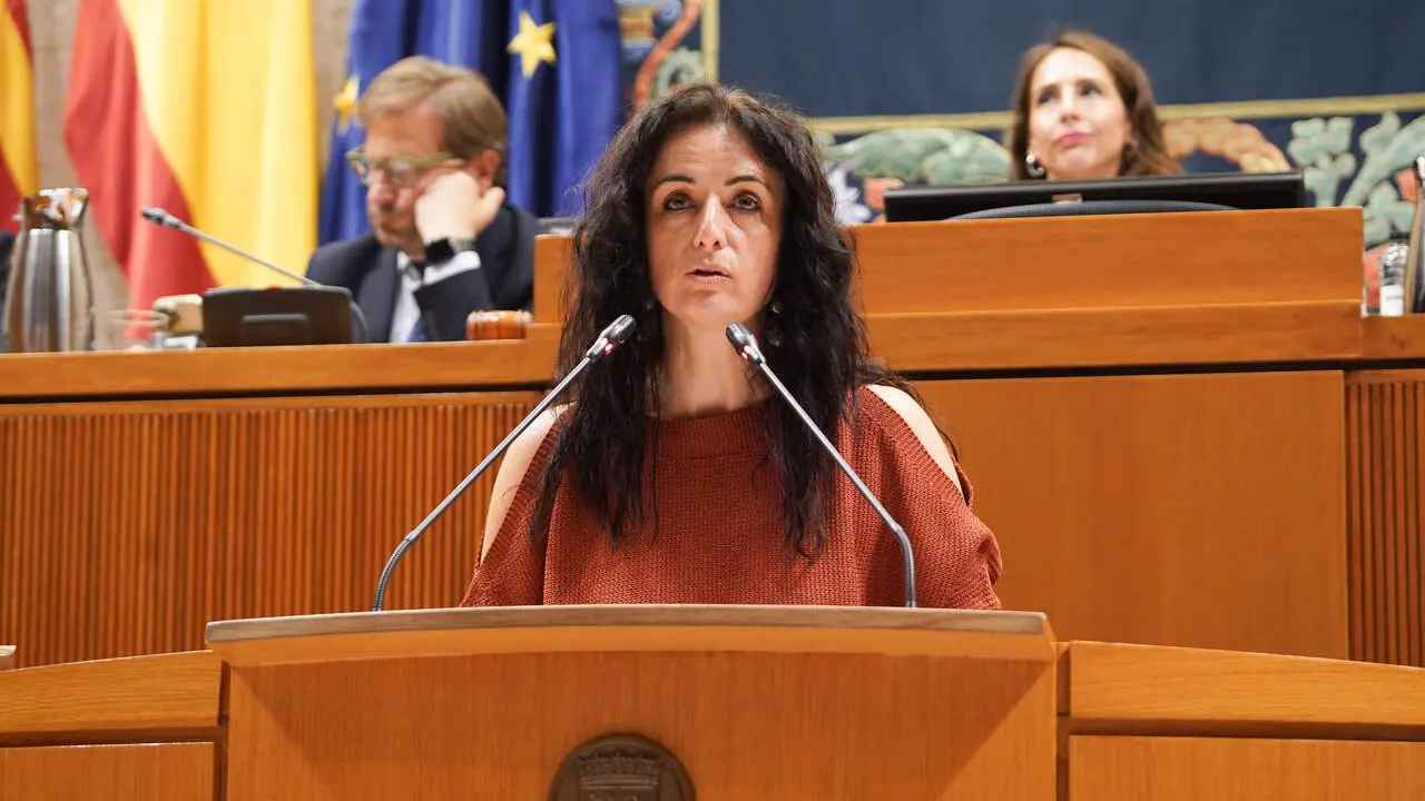 Marta Abengochea en el segundo debate de investidura de Azc&oacute;n