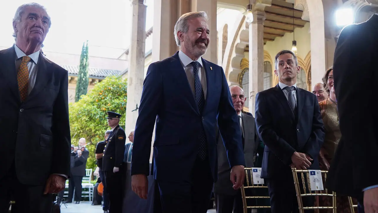 Fotogaler&iacute;a | Todo lo que pas&oacute; en La Aljafer&iacute;a durante la toma de posesi&oacute;n de Jorge Azc&oacute;n como presidente / Cortes de Arag&oacute;n